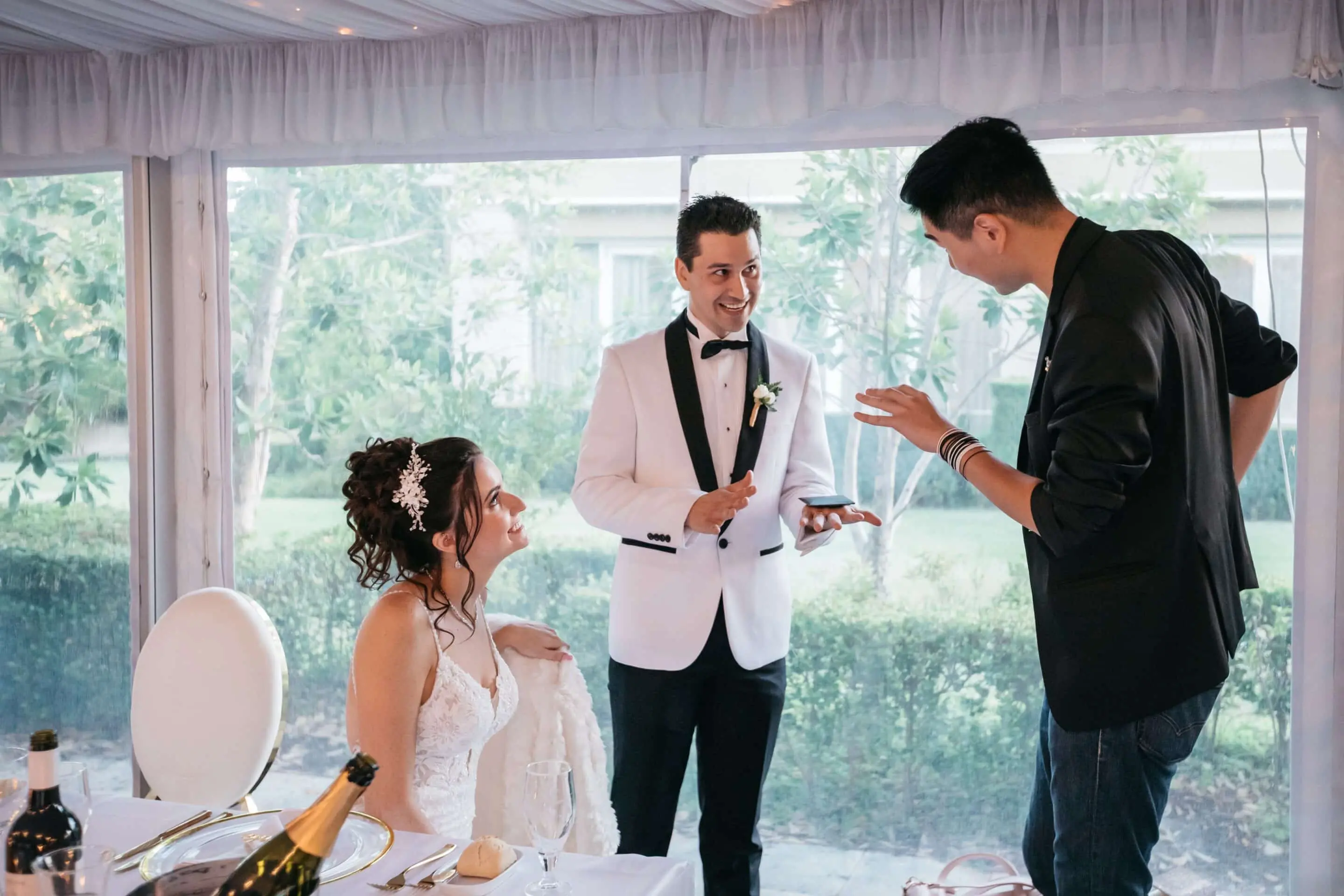 Perth magician performing close up magic at wedding