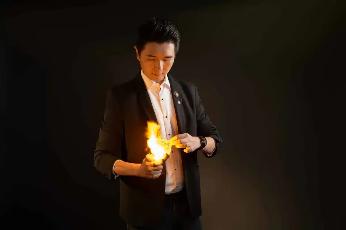 Perth Online magic show Toby Z.